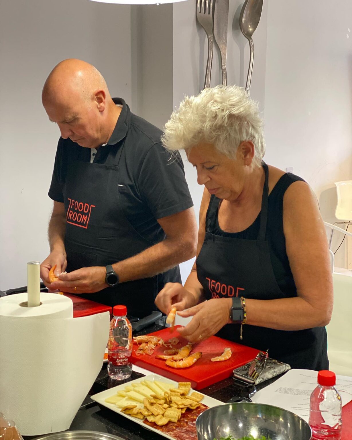 spanish-cooking-class-older-couple-cooking-together