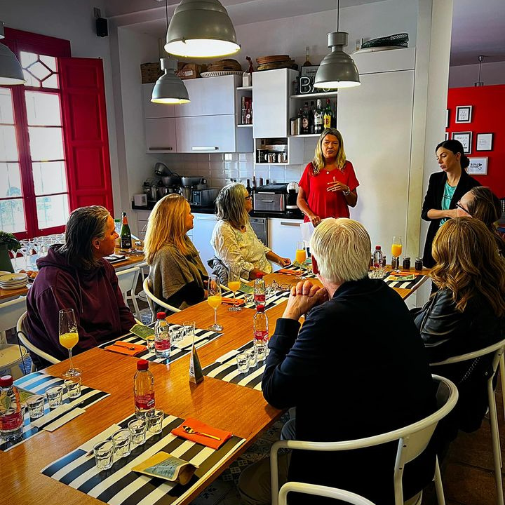 private-event-space-marbella-workshop-woman-breakfast